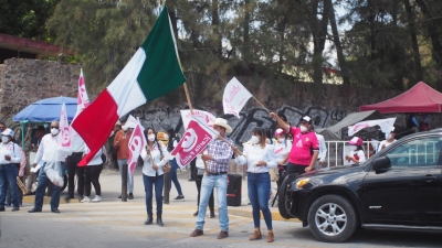 Julio González visita tianguis y comunidades el Tajo y Cerrito de San Pablo.