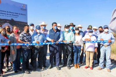 Diego Sinhue Rodríguez Vallejo, Gobernador de Guanajuato, entrega apoyos de autosuficiencia alimentaria e inaugura camino rural de la comunidad Nuevo Valle de Moreno a San Antonio de las Alazanas