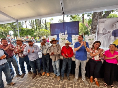 PRESIDENTE MUNICIPAL SIGUE APOYANDO AL CAMPO DOLORENSE