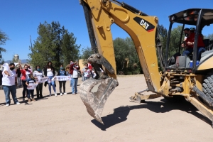 En Gira de Trabajo por Comunidades, el Presidente Municipal Miguel Ángel Rayas Entrega Obras Para el Desarrollo de las Familias
