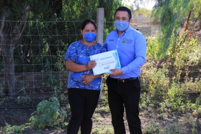 ENTREGA DIEGO LEYVA BECAS A ESTUDIANTES SANDIEGUENSES Y VA POR MÁS