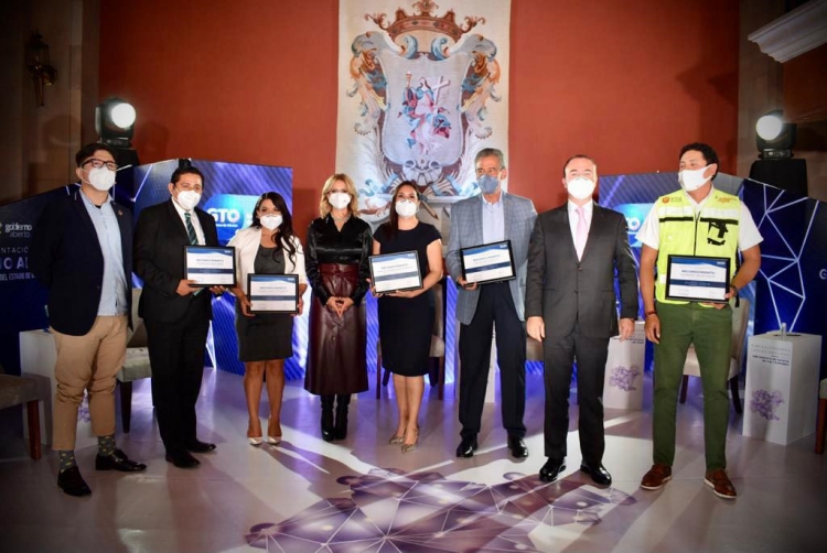 ALCALDES SE UNEN EN PANEL DE MUNICIPIOS ABIERTOS